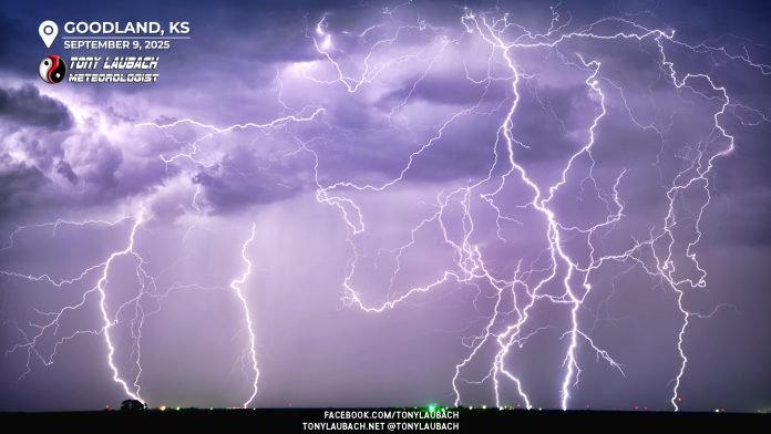 20250909GoodlandLight03